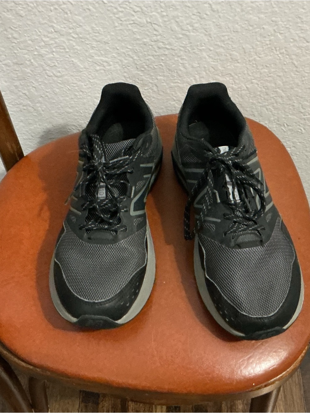 New Balance Men's Athletic Running Shoes - Black & Gray